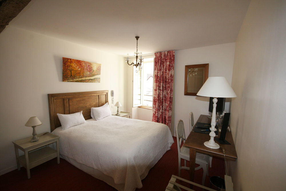 Le Marius Hotel Les Riceys Bagian luar foto