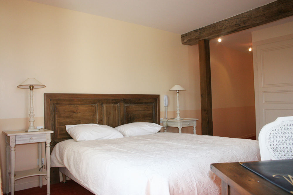 Le Marius Hotel Les Riceys Bagian luar foto