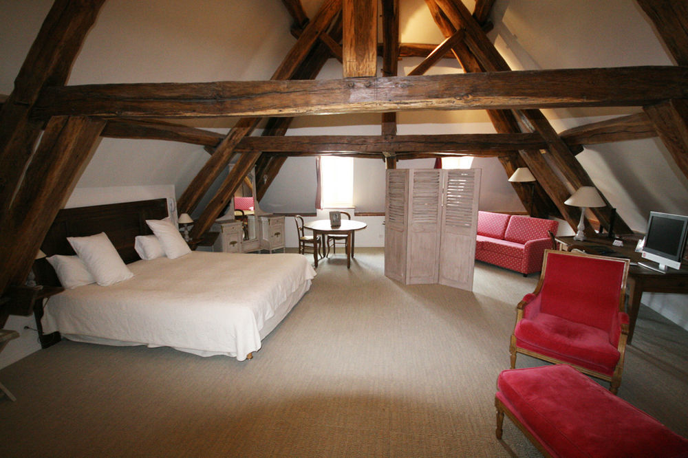 Le Marius Hotel Les Riceys Bagian luar foto