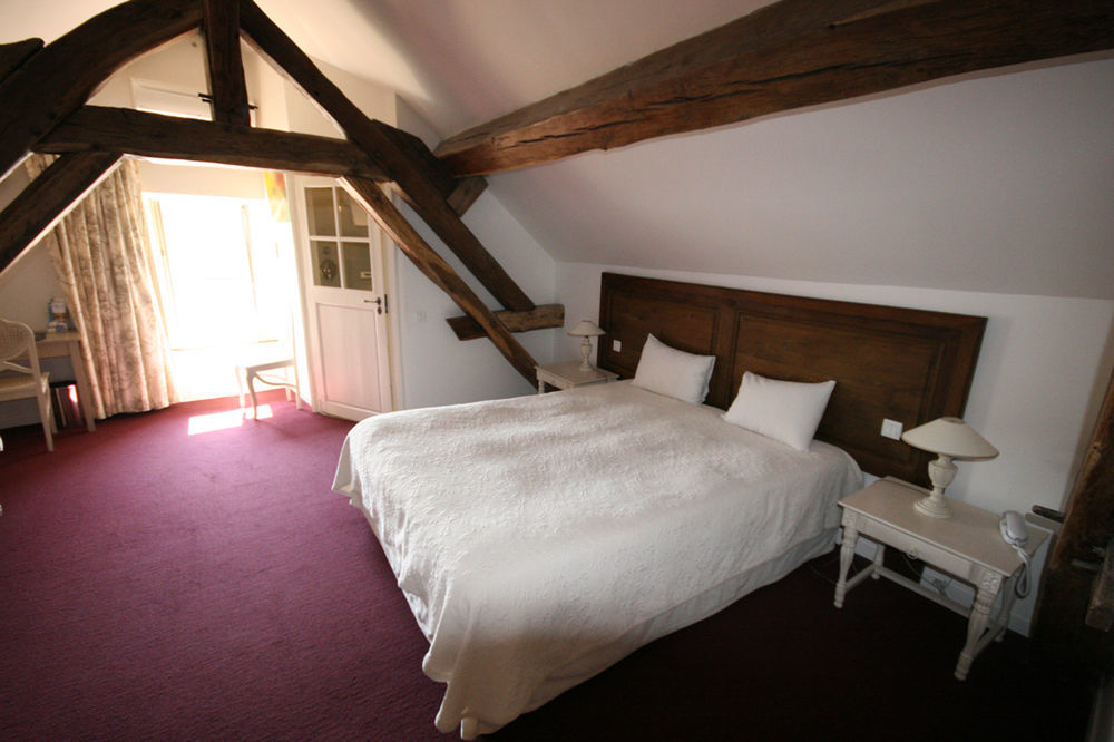 Le Marius Hotel Les Riceys Bagian luar foto