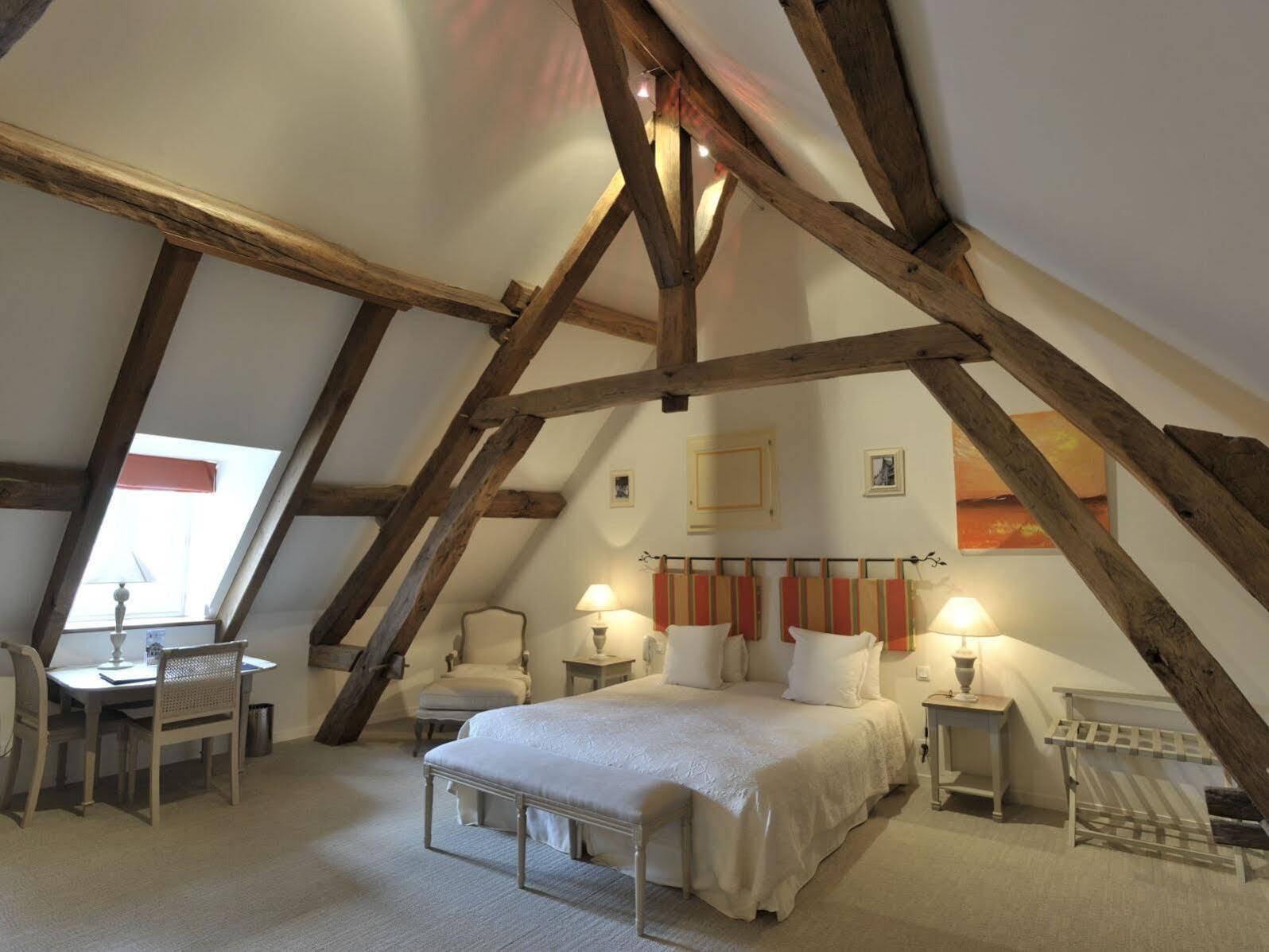 Le Marius Hotel Les Riceys Bagian luar foto