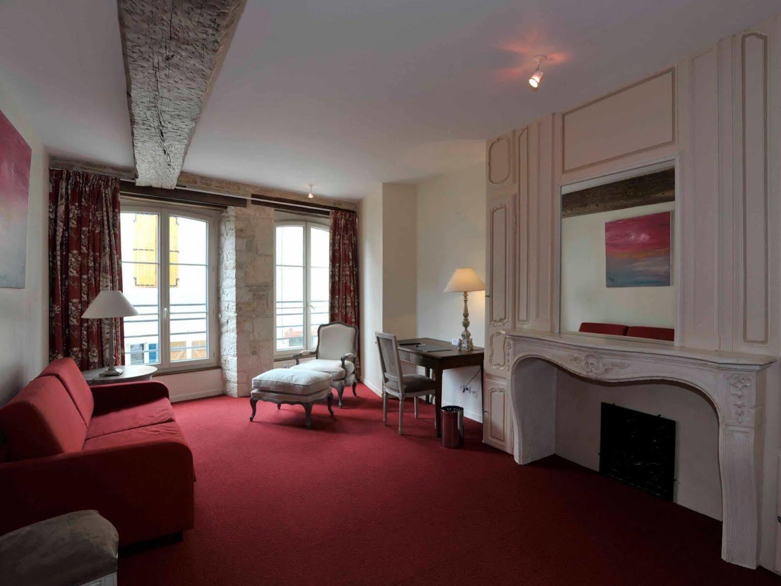 Le Marius Hotel Les Riceys Bagian luar foto